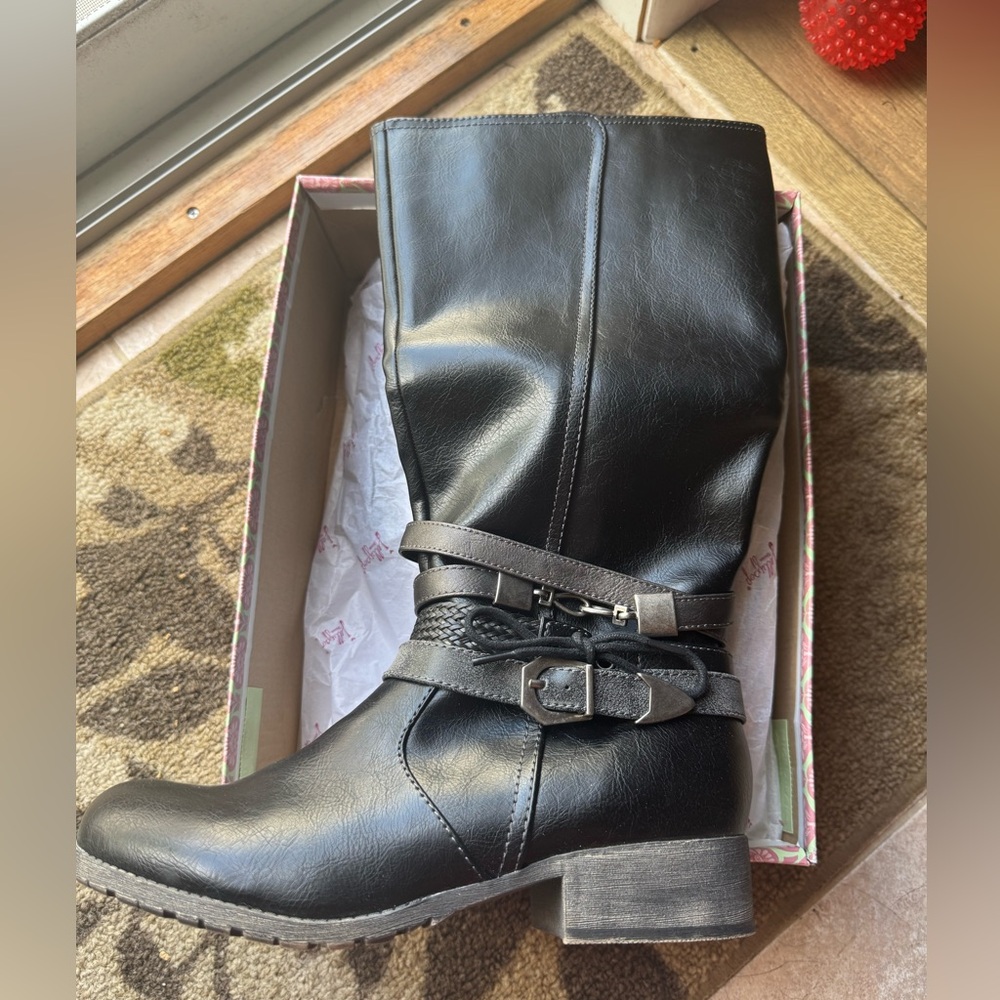 Black boots